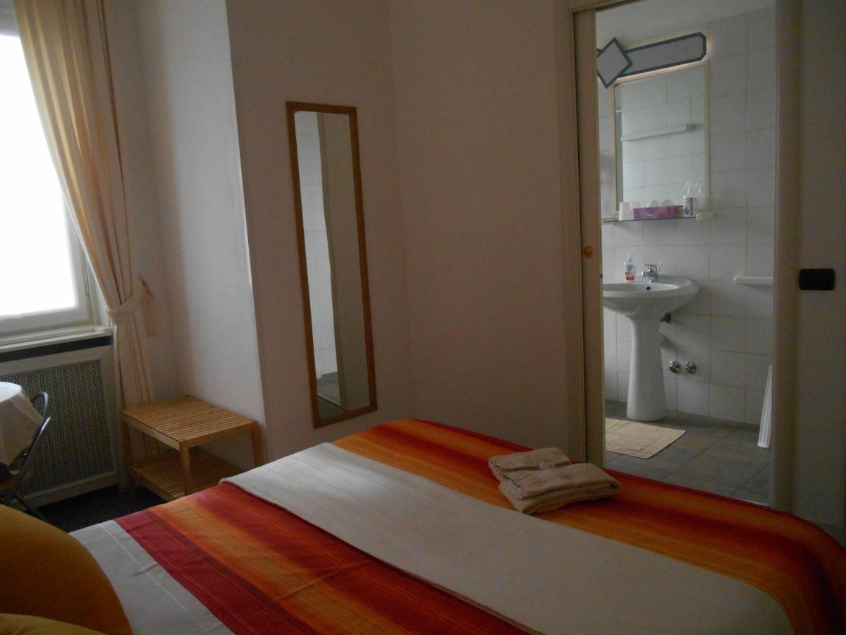 Bed and Breakfast Le Rose Malpensa Бусто-Арсизио Экстерьер фото