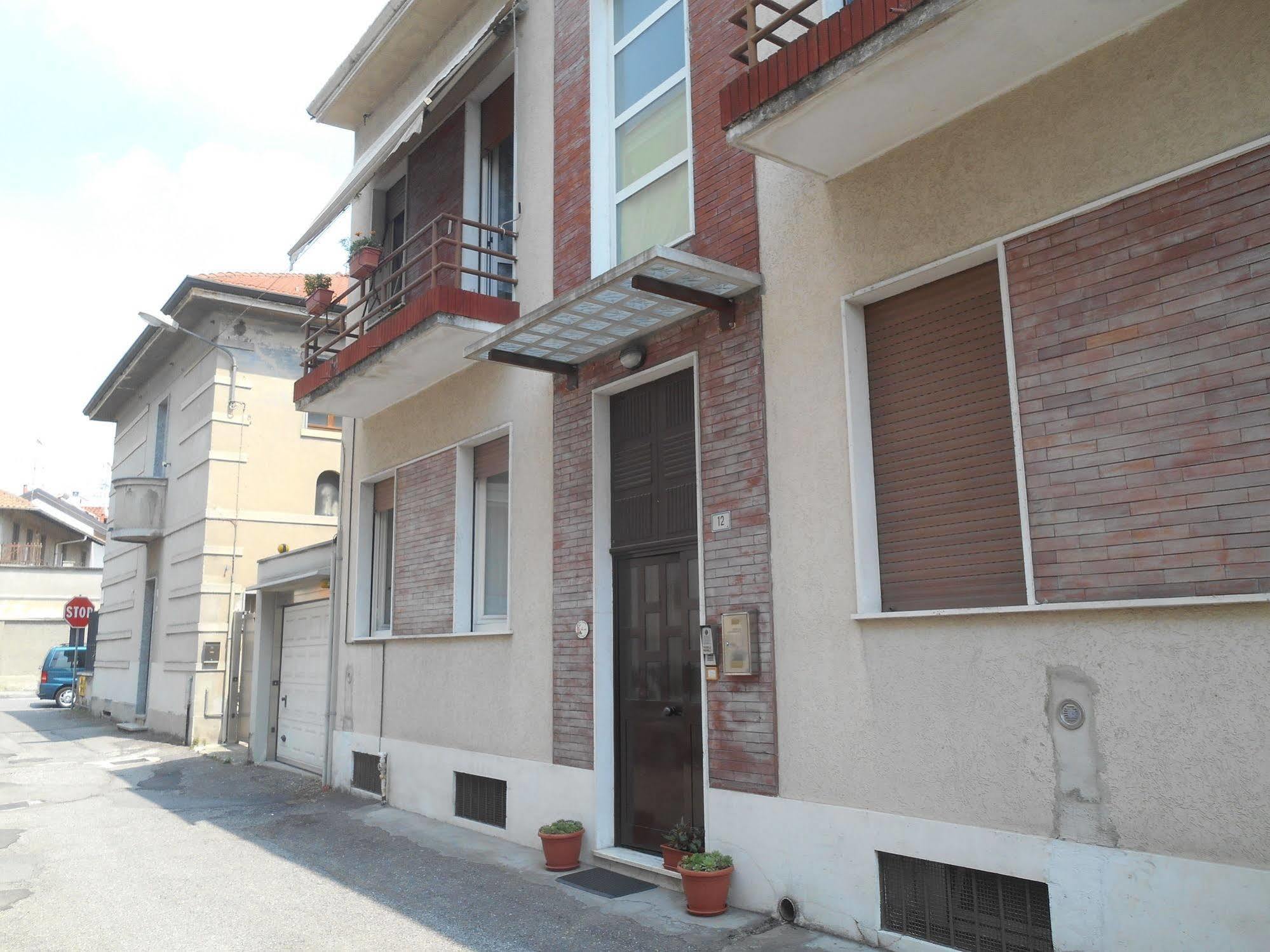 Bed and Breakfast Le Rose Malpensa Бусто-Арсизио Экстерьер фото