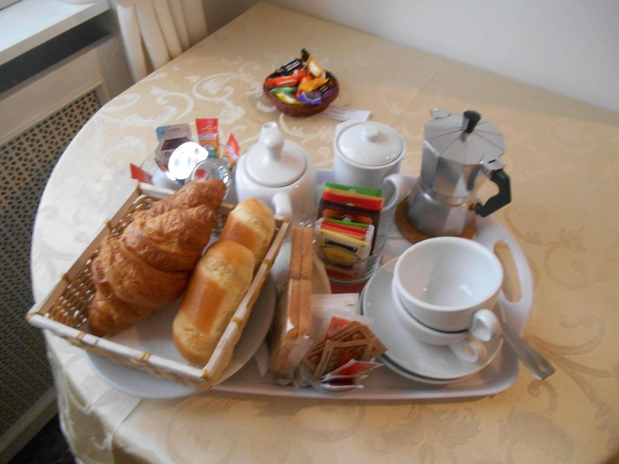 Bed and Breakfast Le Rose Malpensa Бусто-Арсизио Экстерьер фото