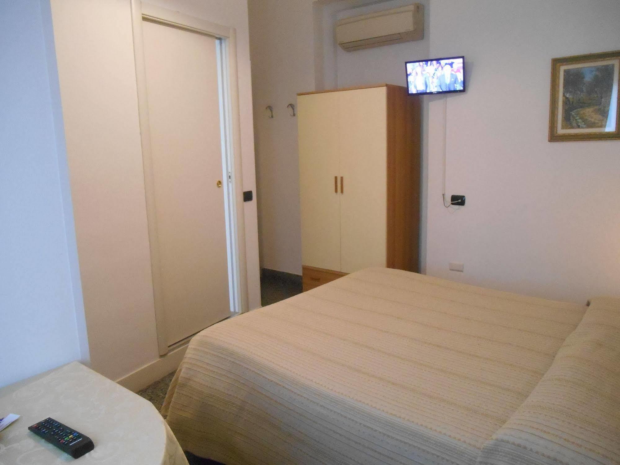 Bed and Breakfast Le Rose Malpensa Бусто-Арсизио Экстерьер фото